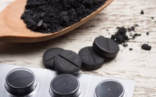 Уголь как средство от запоров