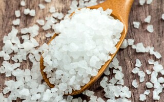 Использование горькой соли как естественного слабительного.